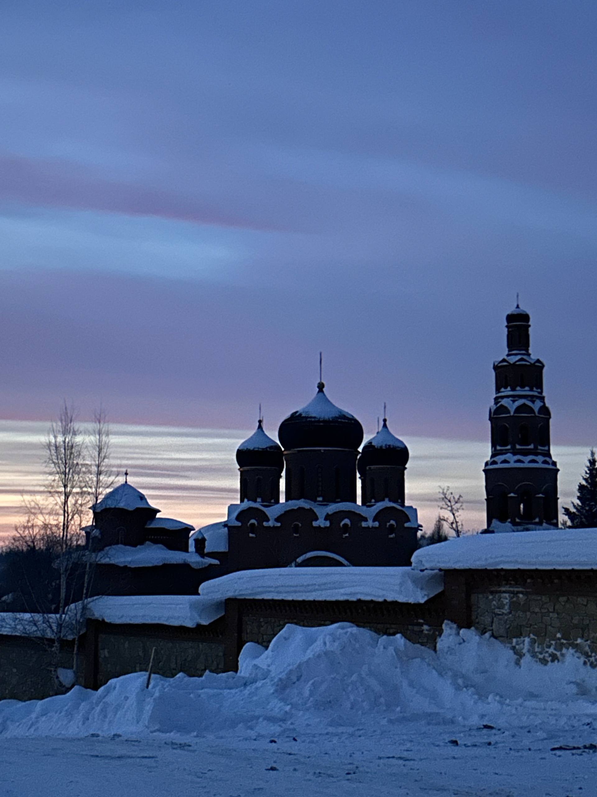 Храм «Святые Кустики» на закате, Уфа